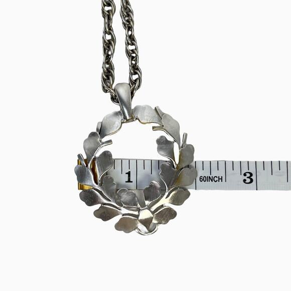 Crown Trifari Pendant Necklace Silver Tone Laurel Wreath 21 Inch Rope Chain Vtg - Picture 8 of 10